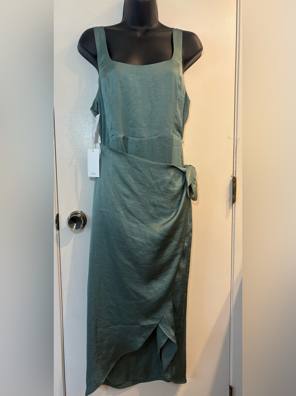 NWT Aritzia Wilfred Saturn Midi Dress Green Satin Drapey Wrap Sleeveless Size 8